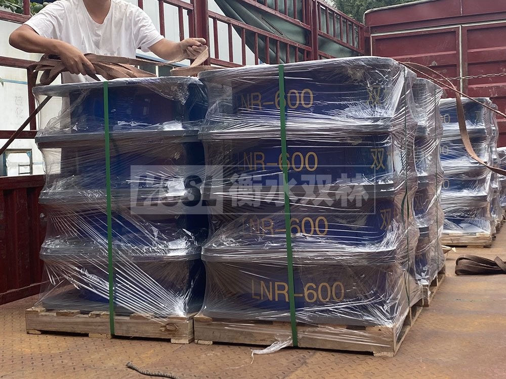 建筑隔震支座商家 LNR水平力分散型橡胶隔震支座厂家电话 建筑减隔震支座厂家